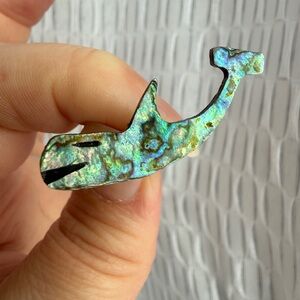 Carved abalone Whale pin/Brooch/tie pin